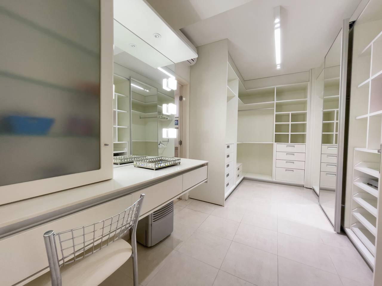 Imagem Apartamento com 4 Quartos para Alugar, 520 m²em Ponta Negra - Manaus Imagem Apartamento com 4 Quartos para Alugar, 520 m²em Ponta Negra - Manaus