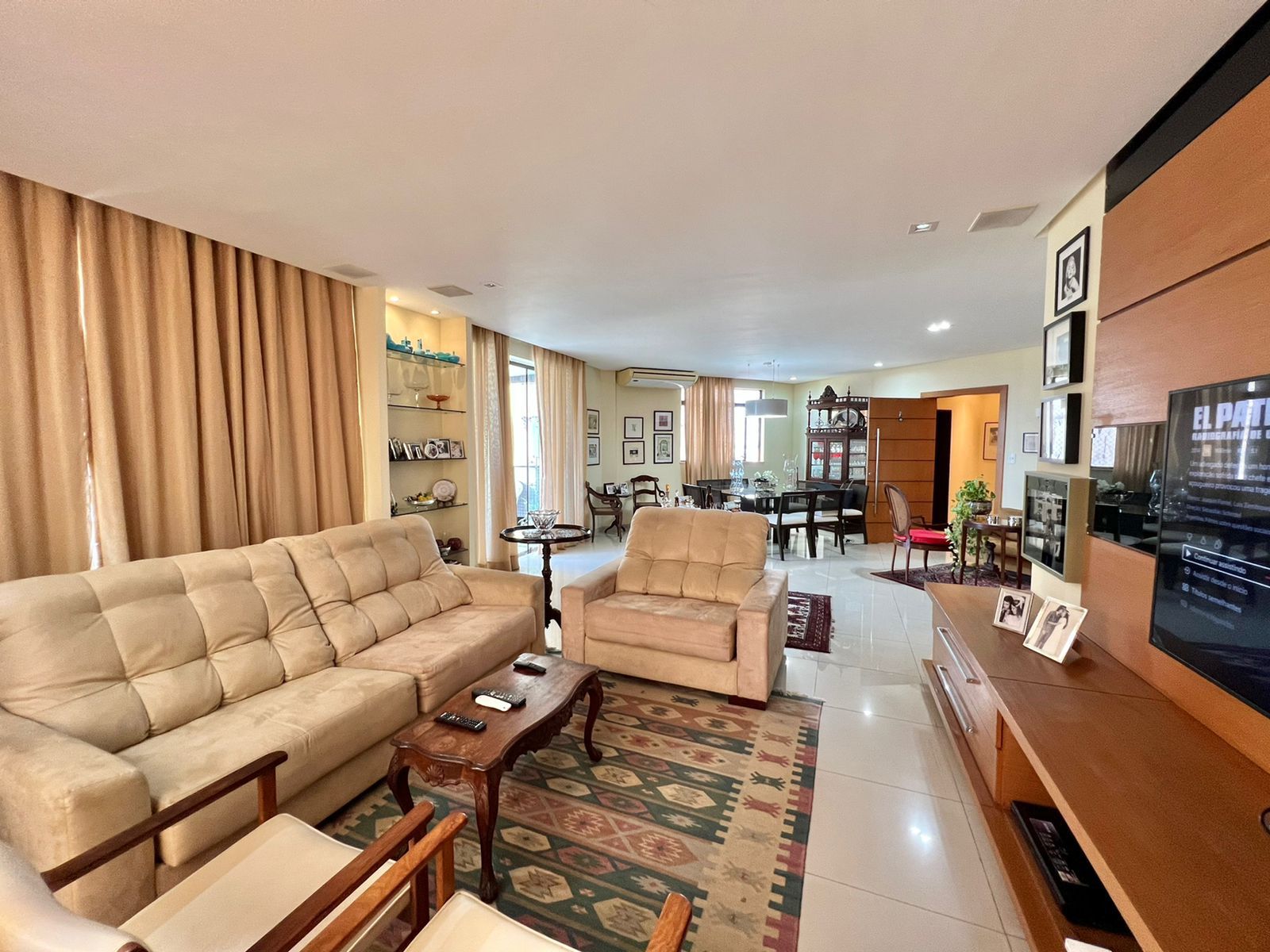 Imagem Apartamento com 3 Quartos à Venda, 240 m²em Nazaré - Belém