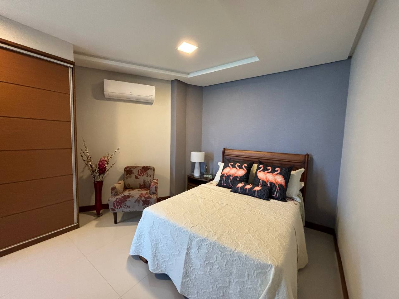 Imagem Apartamento com 4 Quartos à Venda, 211 m²em Centro - Guarapari