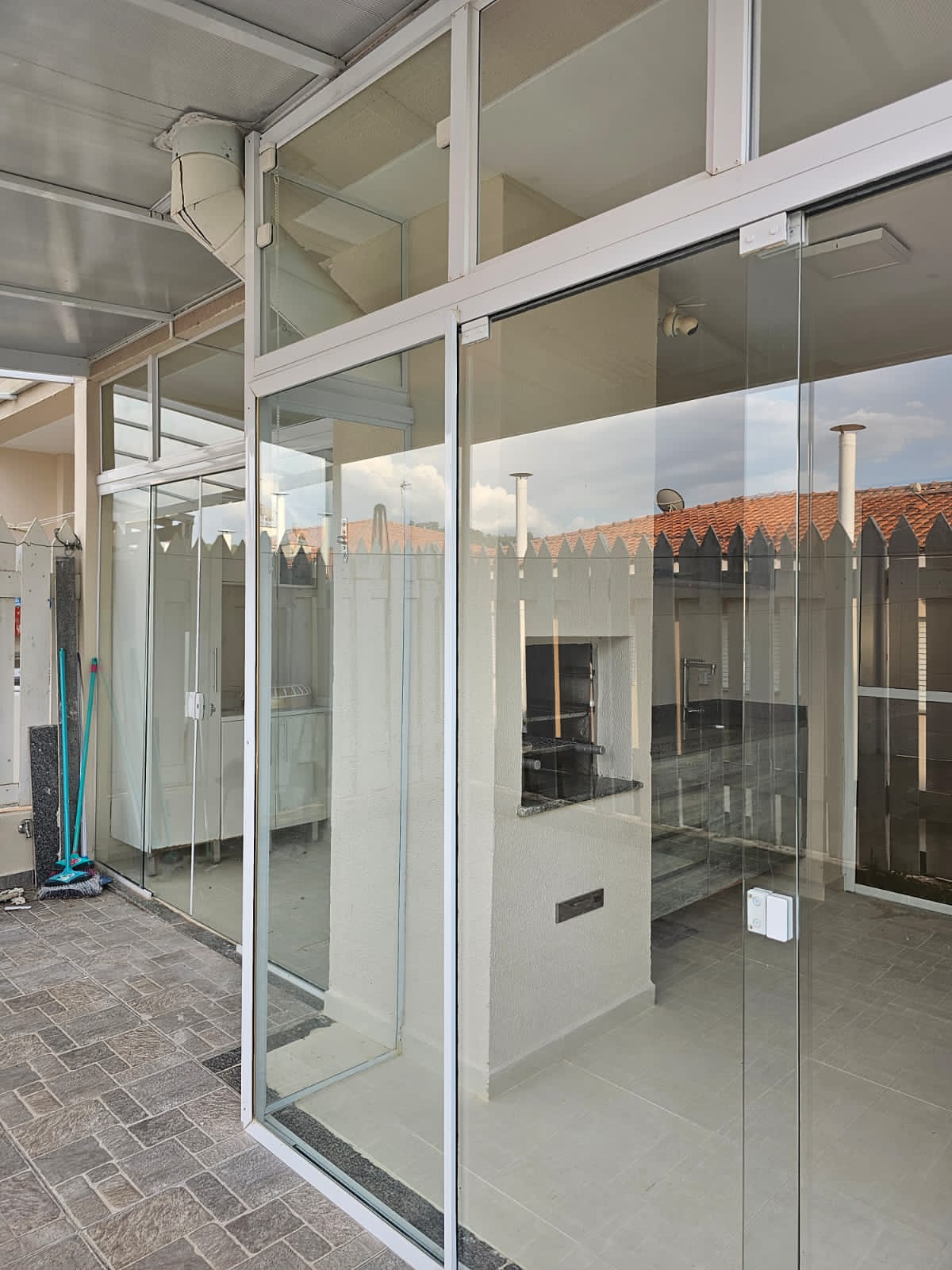 Imagem Sobrado com 3 Quartos para Alugar, 82 m²em Taboão - São Roque