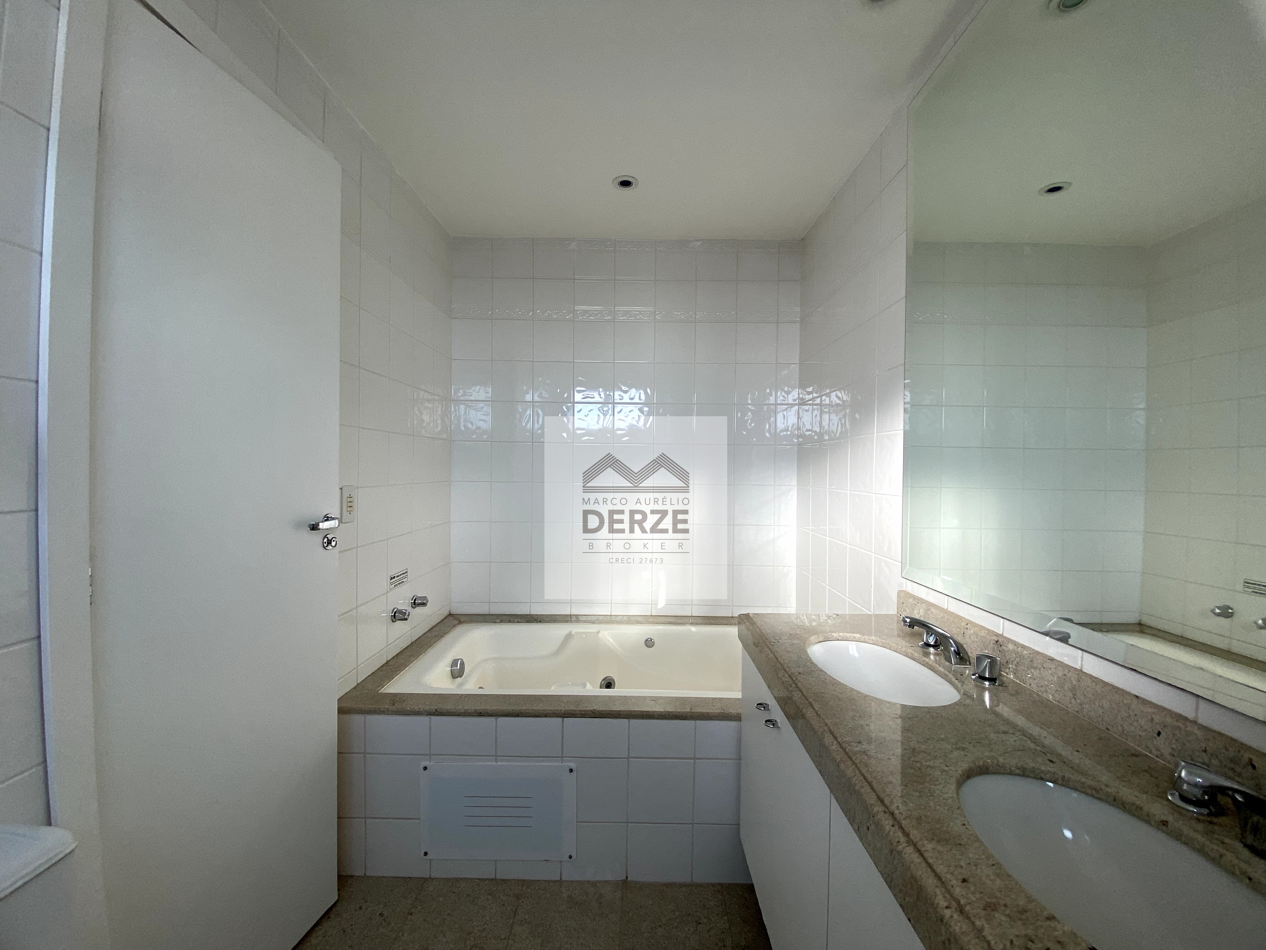 Imagem Apartamento com 4 Quartos à Venda, 165 m²em Fundinho - Uberlândia