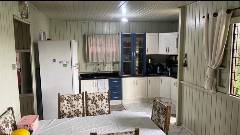 Imagem Casa com 6 Quartos à Venda, 140 m² em São Francisco - Criciúma Imagem Casa com 6 Quartos à Venda, 140 m² em São Francisco - Criciúma