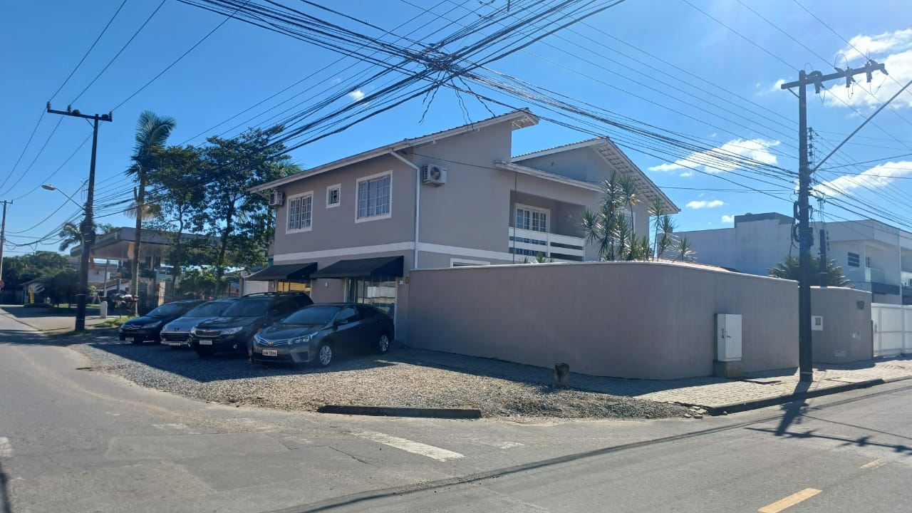 Imagem Sobrado com 3 Quartos à Venda, 280 m²em Jardim Iririú - Joinville