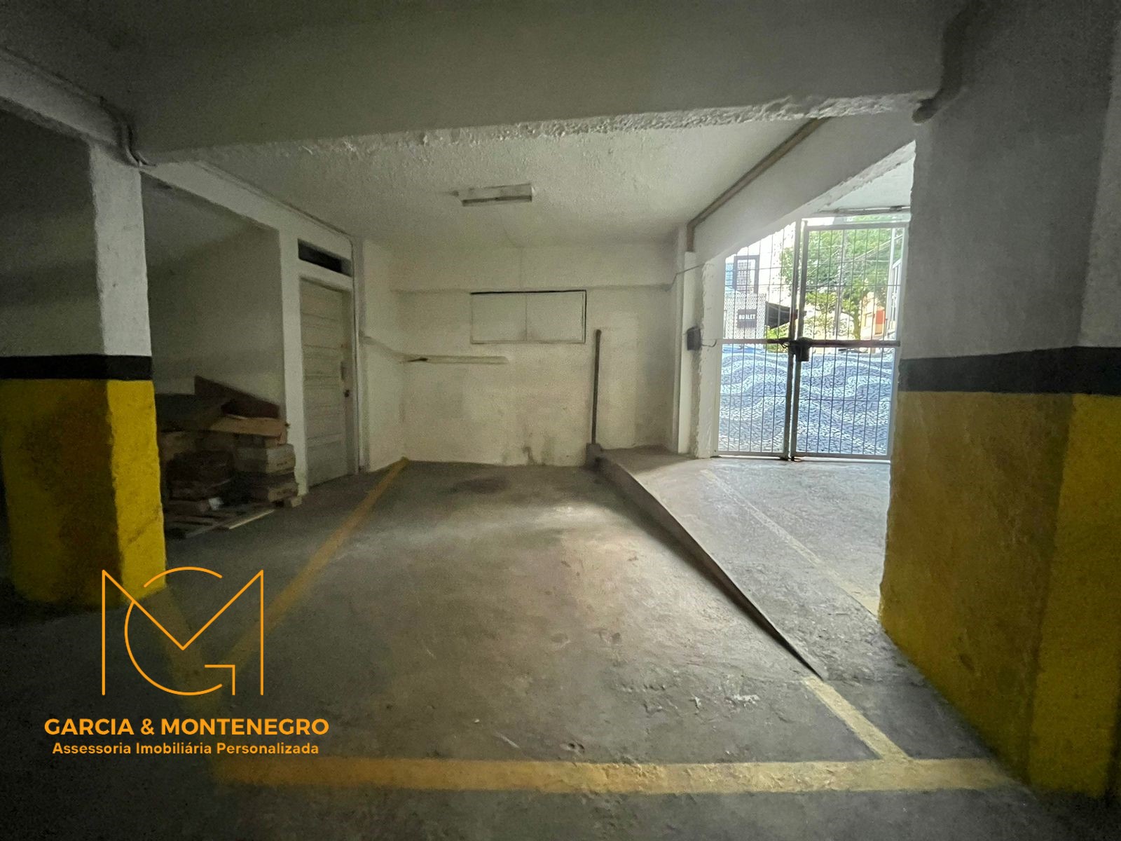 Imagem Apartamento com 2 Quartos à Venda, 110 m²em Pompéia - Santos