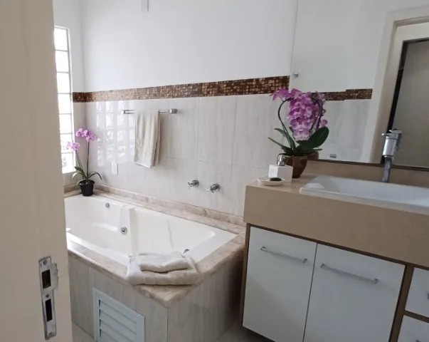 Imagem Casa com 3 Quartos à Venda, 263 m² em Jurerê Internacional - Florianópolis