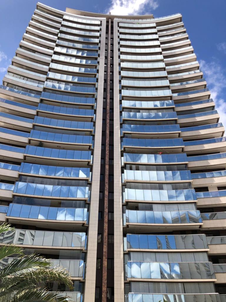 Apartamento com 4 Quartos para Alugar, 206 m²em Meireles - Fortaleza