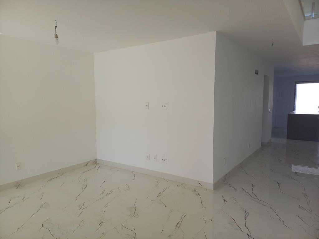 Imagem Casa com 4 Quartos à Venda, 214 m²em Itaipu - Niterói