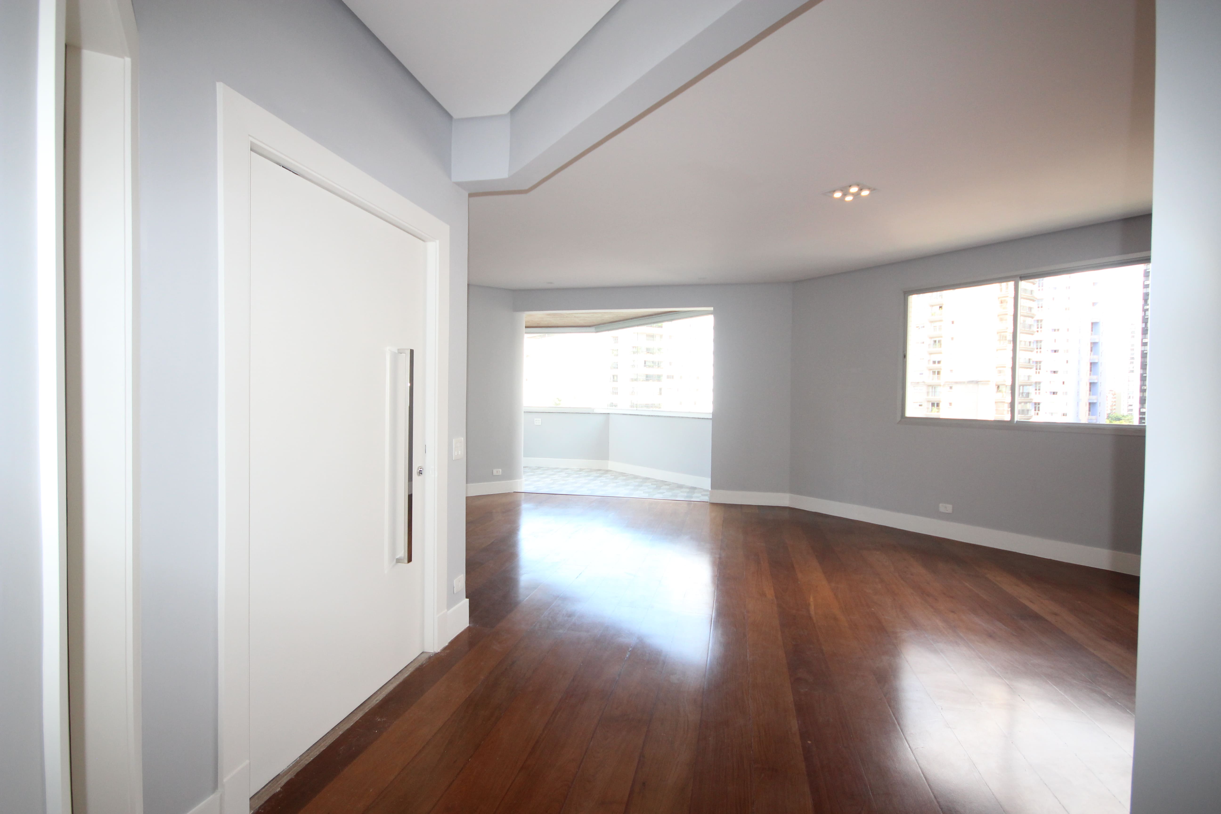Imagem Apartamento com 3 Quartos à Venda, 245 m²em Vila Uberabinha - São Paulo