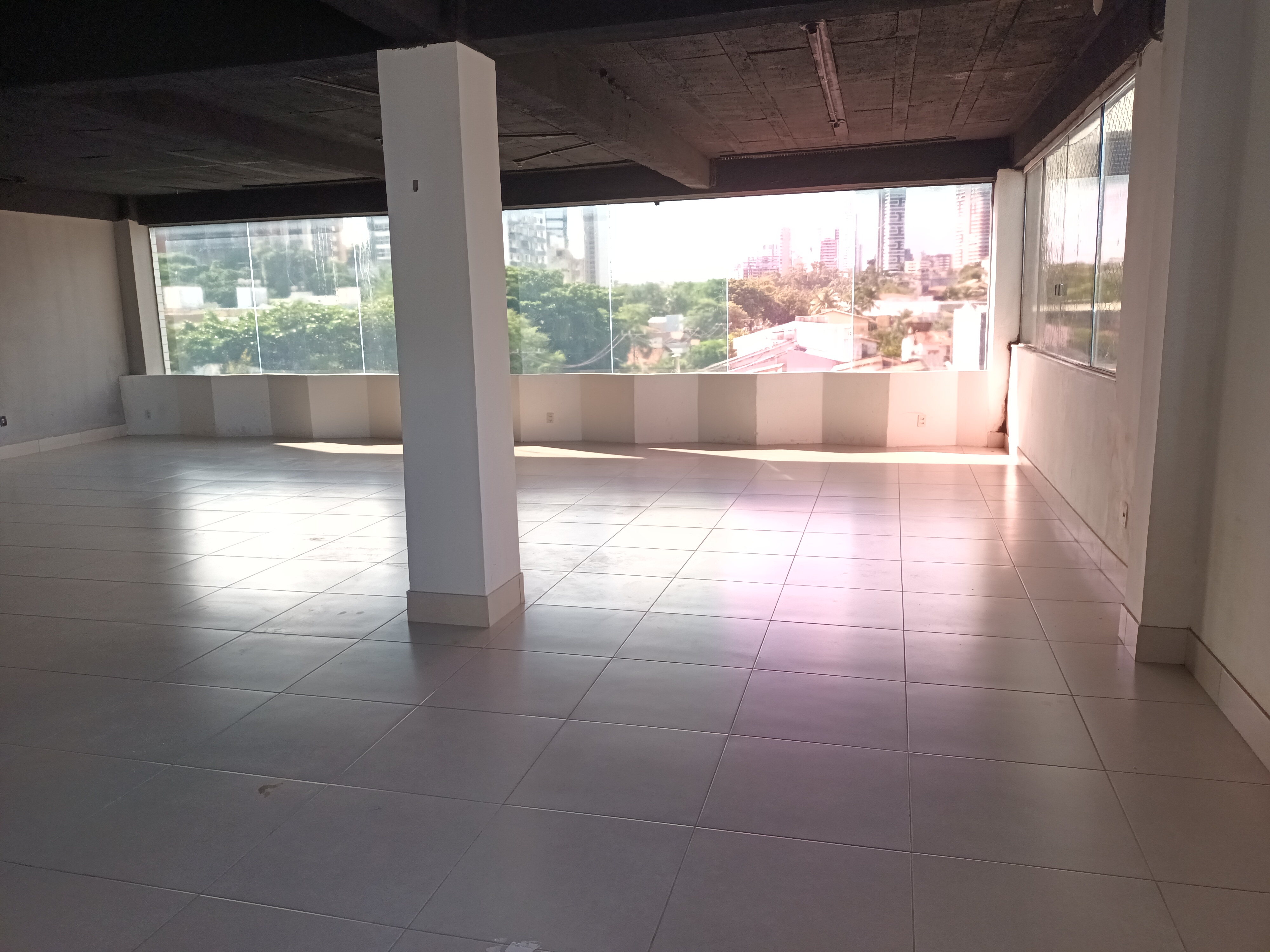 Imagem Sala Comercial para Alugar, 360 m² em Santo Antônio dos Prazeres - Feira de Santana Imagem Sala Comercial para Alugar, 360 m² em Santo Antônio dos Prazeres - Feira de Santana