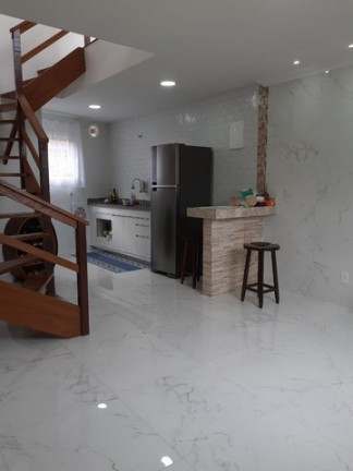 Imagem Sobrado com 2 Quartos à Venda,  em Araras - Teresópolis