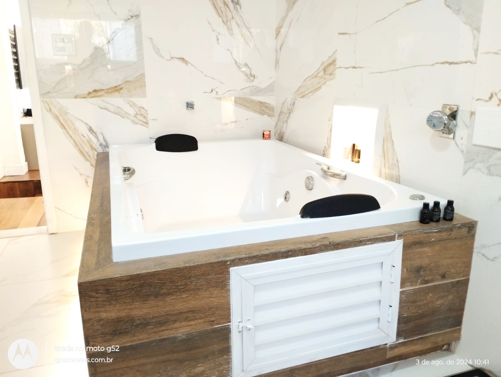 Imagem Casa com 8 Quartos à Venda, 450 m² em Jardim Carioca - Rio de Janeiro Imagem Casa com 8 Quartos à Venda, 450 m² em Jardim Carioca - Rio de Janeiro