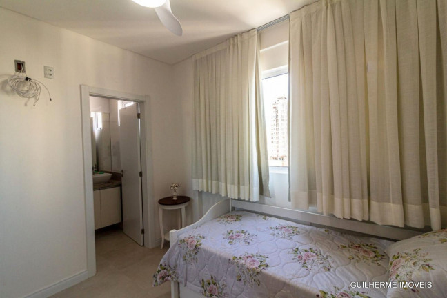 Imagem Apartamento com 3 Quartos à Venda, 90 m² em Meia Praia - Itapema