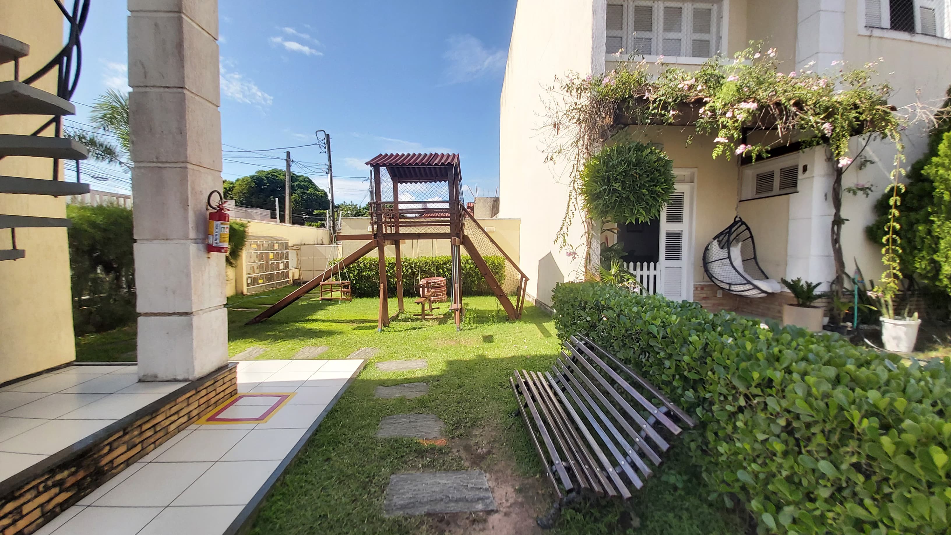 Imagem Casa de Condomínio com 3 Quartos à Venda, 131 m² em Engenheiro Luciano Cavalcante - Fortaleza Imagem Casa de Condomínio com 3 Quartos à Venda, 131 m² em Engenheiro Luciano Cavalcante - Fortaleza