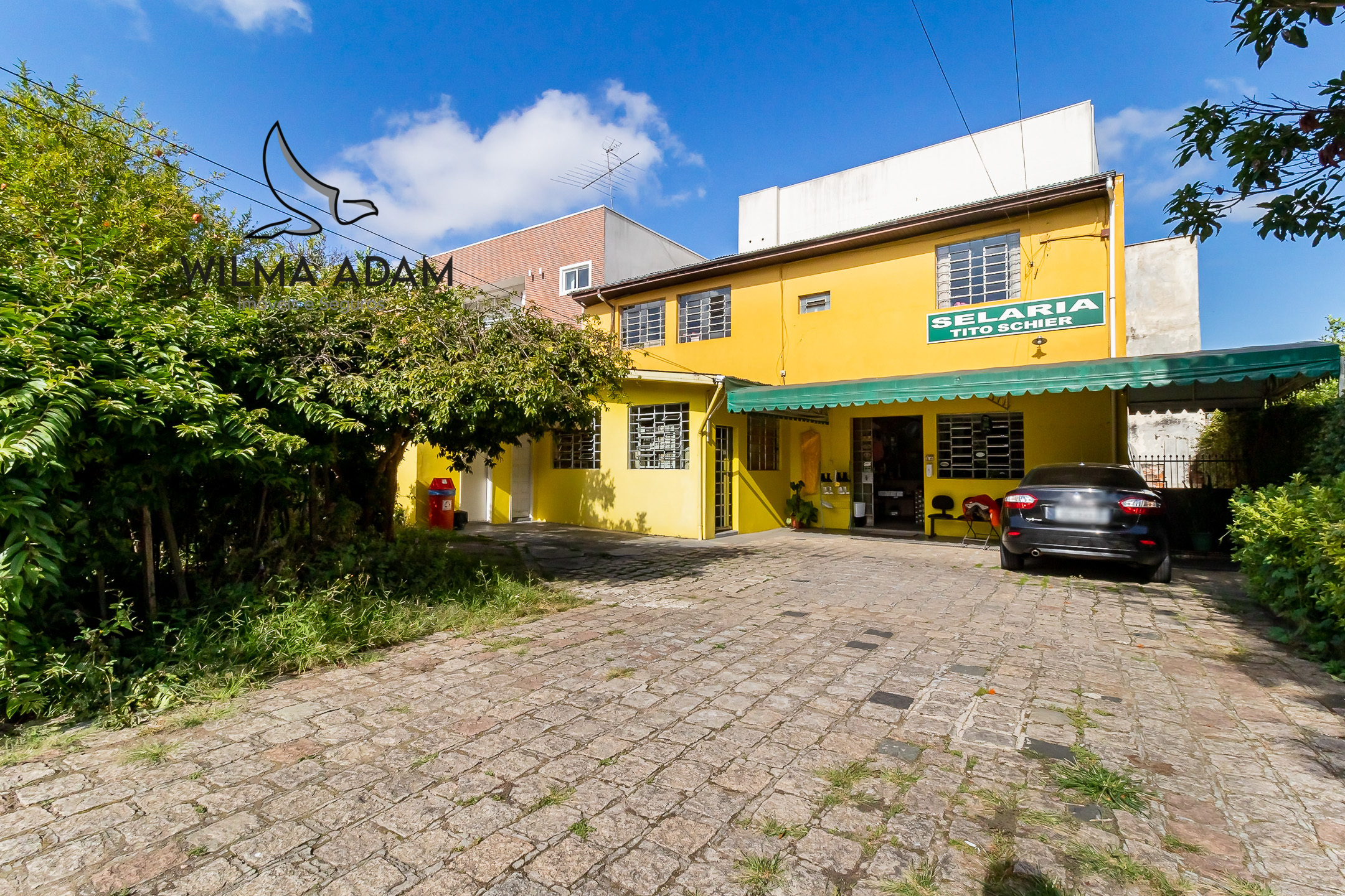Imagem Terreno à Venda, 1.050 m²em Novo Mundo - Curitiba Imagem Terreno à Venda, 1.050 m²em Novo Mundo - Curitiba