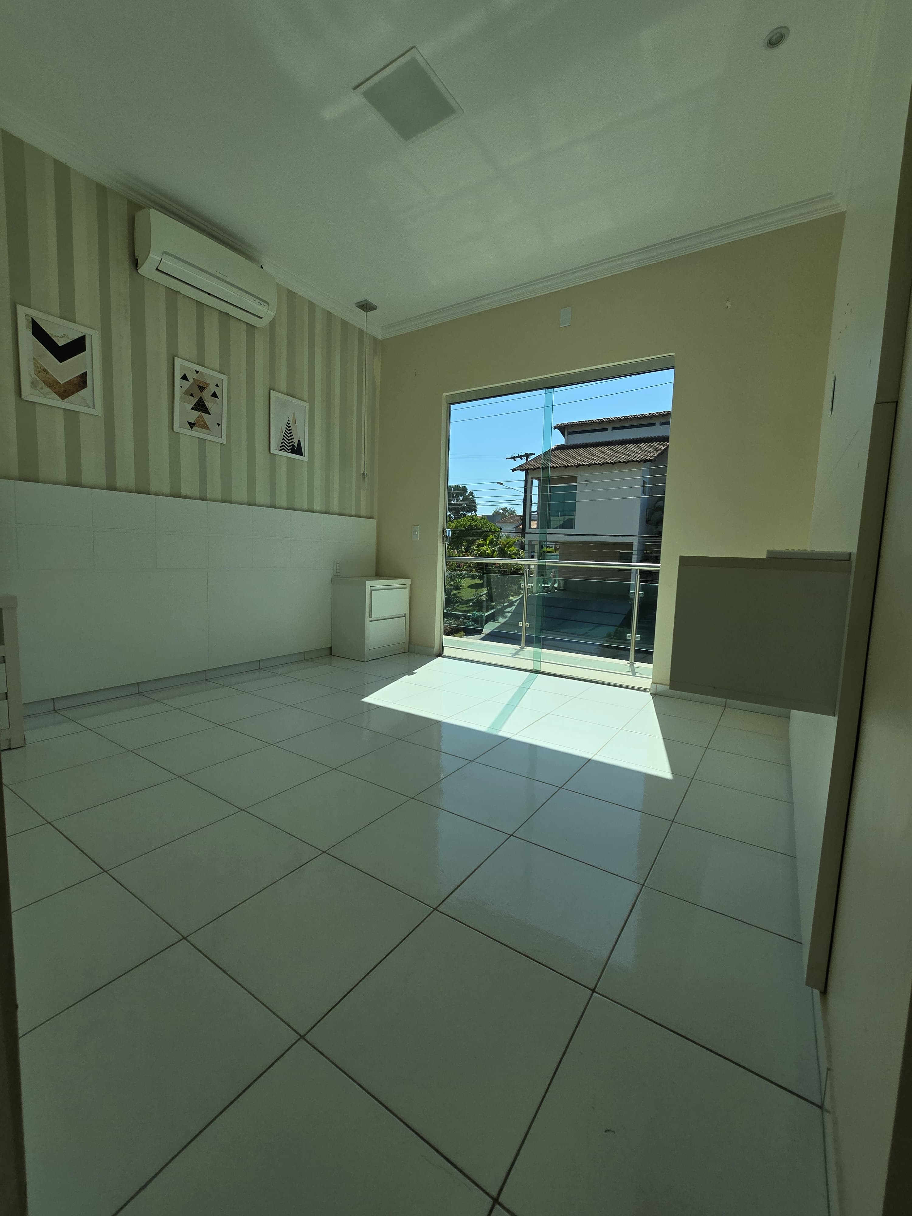 Imagem Casa de Condomínio com 4 Quartos à Venda, 239 m² em Tarumã - Manaus