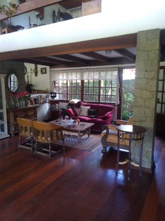 Imagem Casa com 3 Quartos à Venda, 200 m² em Parque do Ingá - Teresópolis
