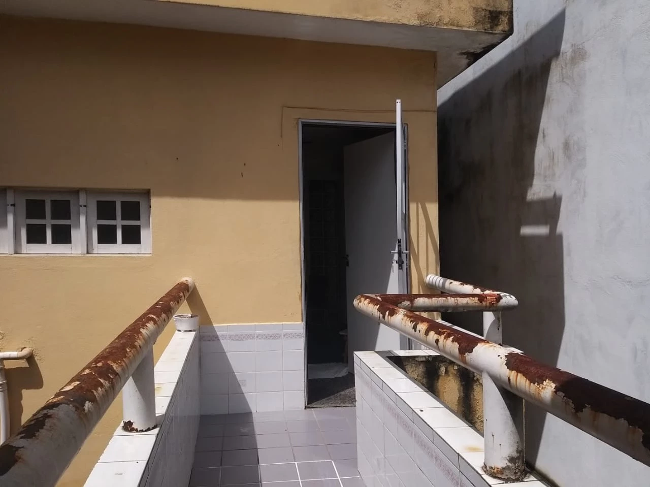 Imagem Imóvel Comercial à Venda ou Locação, 362 m² em Cordeiro - Recife Imagem Imóvel Comercial à Venda ou Locação, 362 m² em Cordeiro - Recife