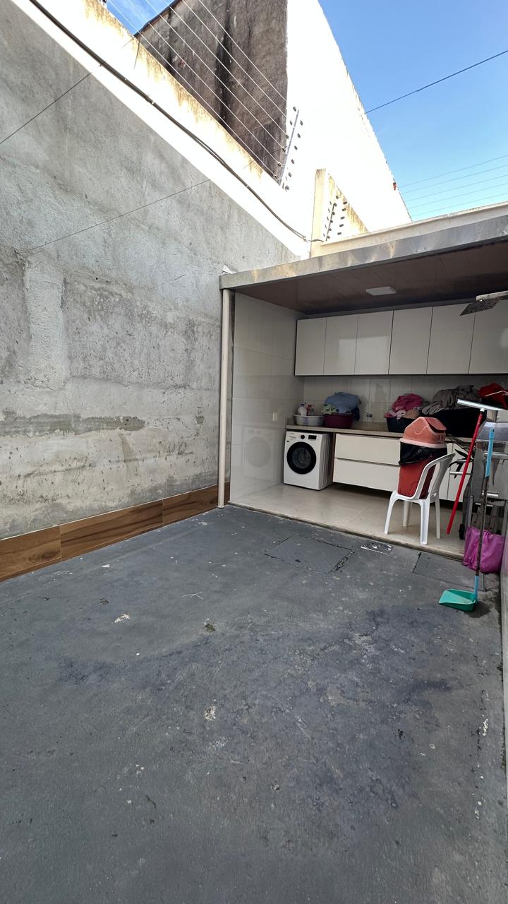 Imagem Casa com 3 Quartos à Venda, 220 m² em Engenheiro Luciano Cavalcante - Fortaleza