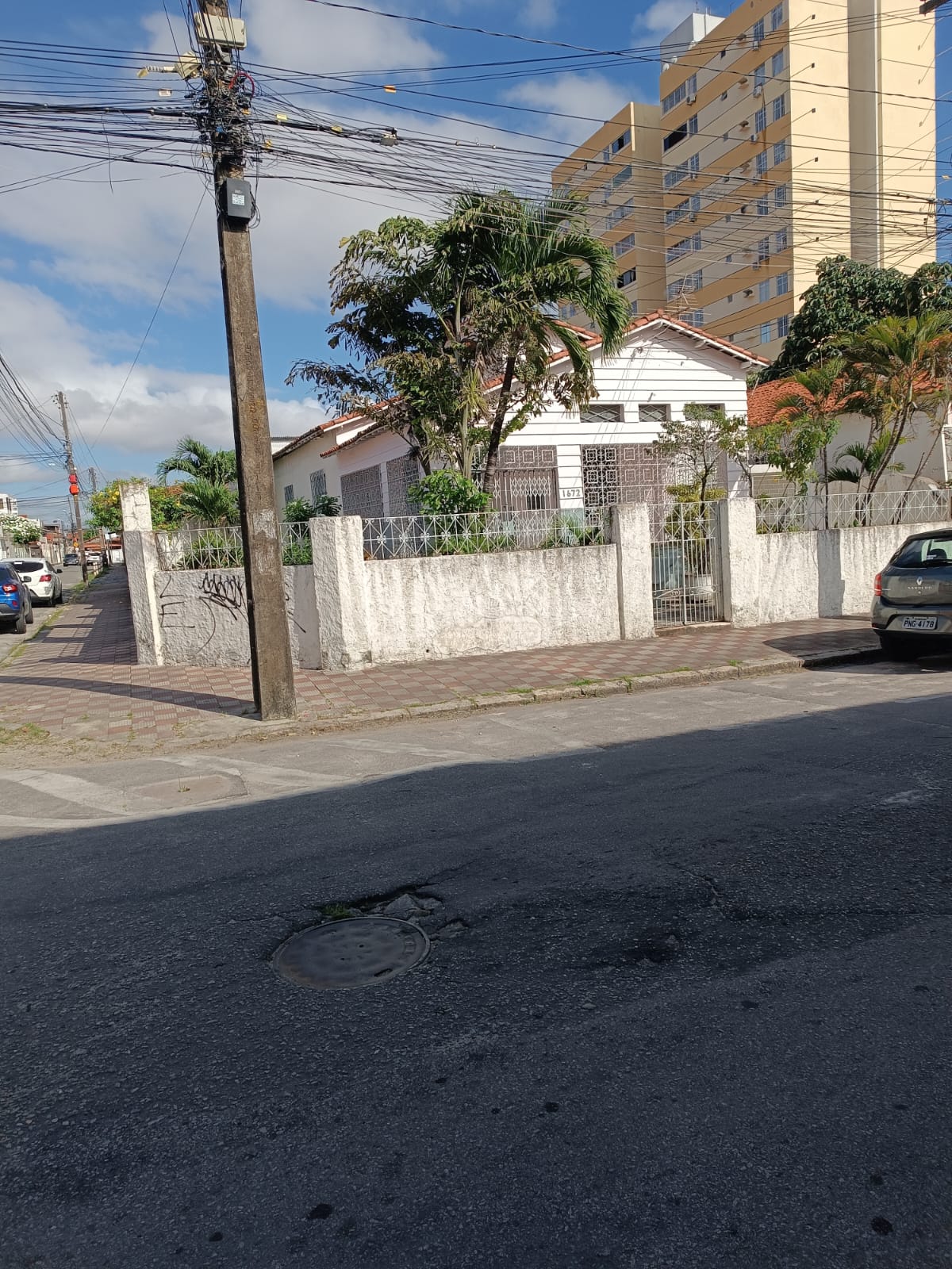 Imagem Casa com 3 Quartos à Venda, 493 m² em Farias Brito - Fortaleza Imagem Casa com 3 Quartos à Venda, 493 m² em Farias Brito - Fortaleza