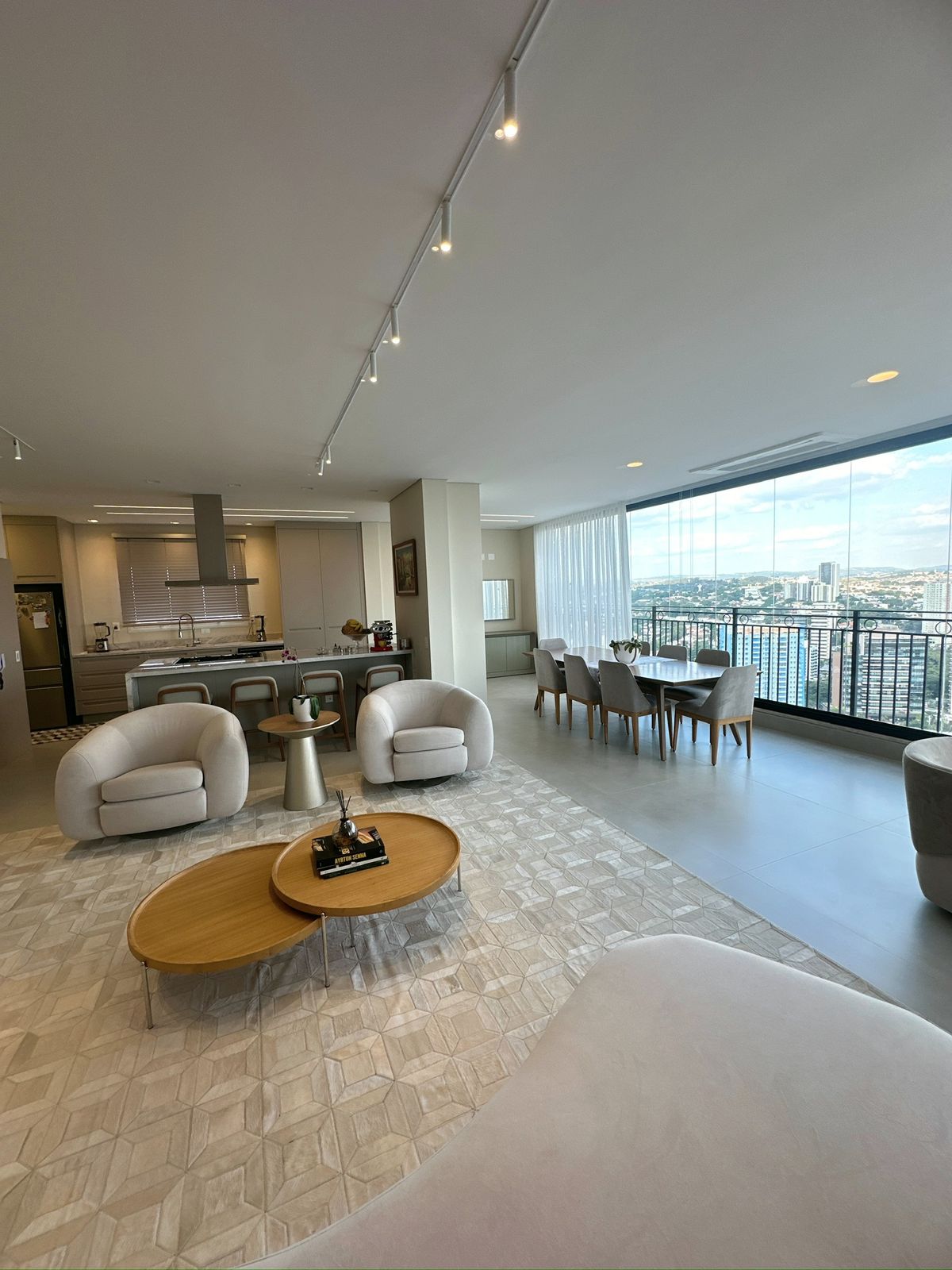 Imagem Apartamento com 3 Quartos à Venda, 256 m²em Cambuí - Campinas Imagem Apartamento com 3 Quartos à Venda, 256 m²em Cambuí - Campinas