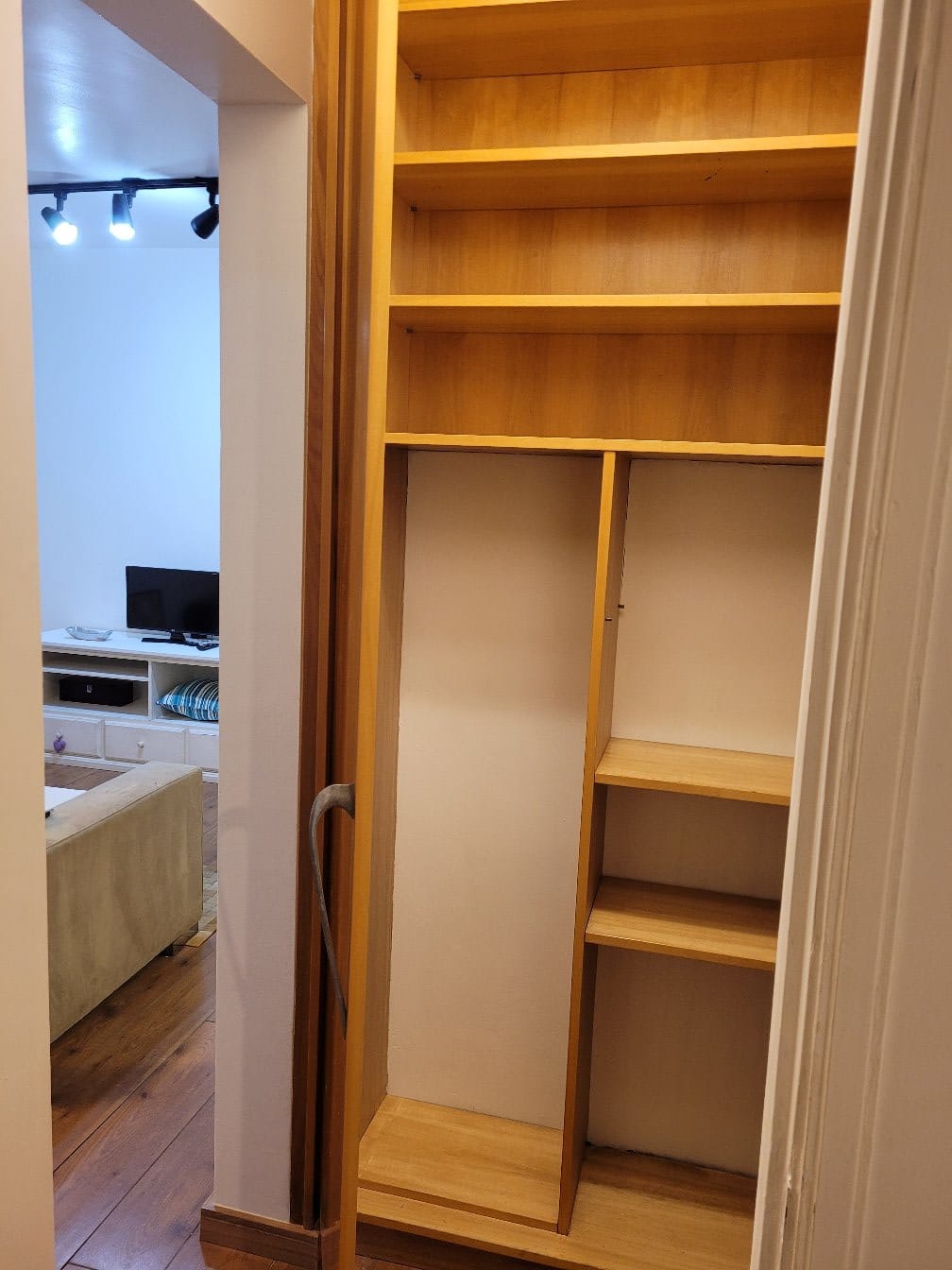 Imagem Apartamento com 1 Quarto à Venda, Locação ou Temporada, 42 m²em Consolação - São Paulo