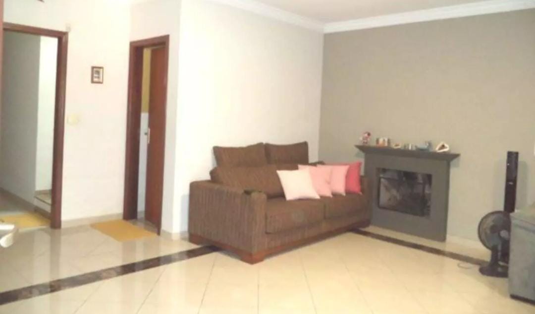 Imagem Casa com 4 Quartos à Venda, 330 m² em Vila Petrópolis - Atibaia Imagem Casa com 4 Quartos à Venda, 330 m² em Vila Petrópolis - Atibaia