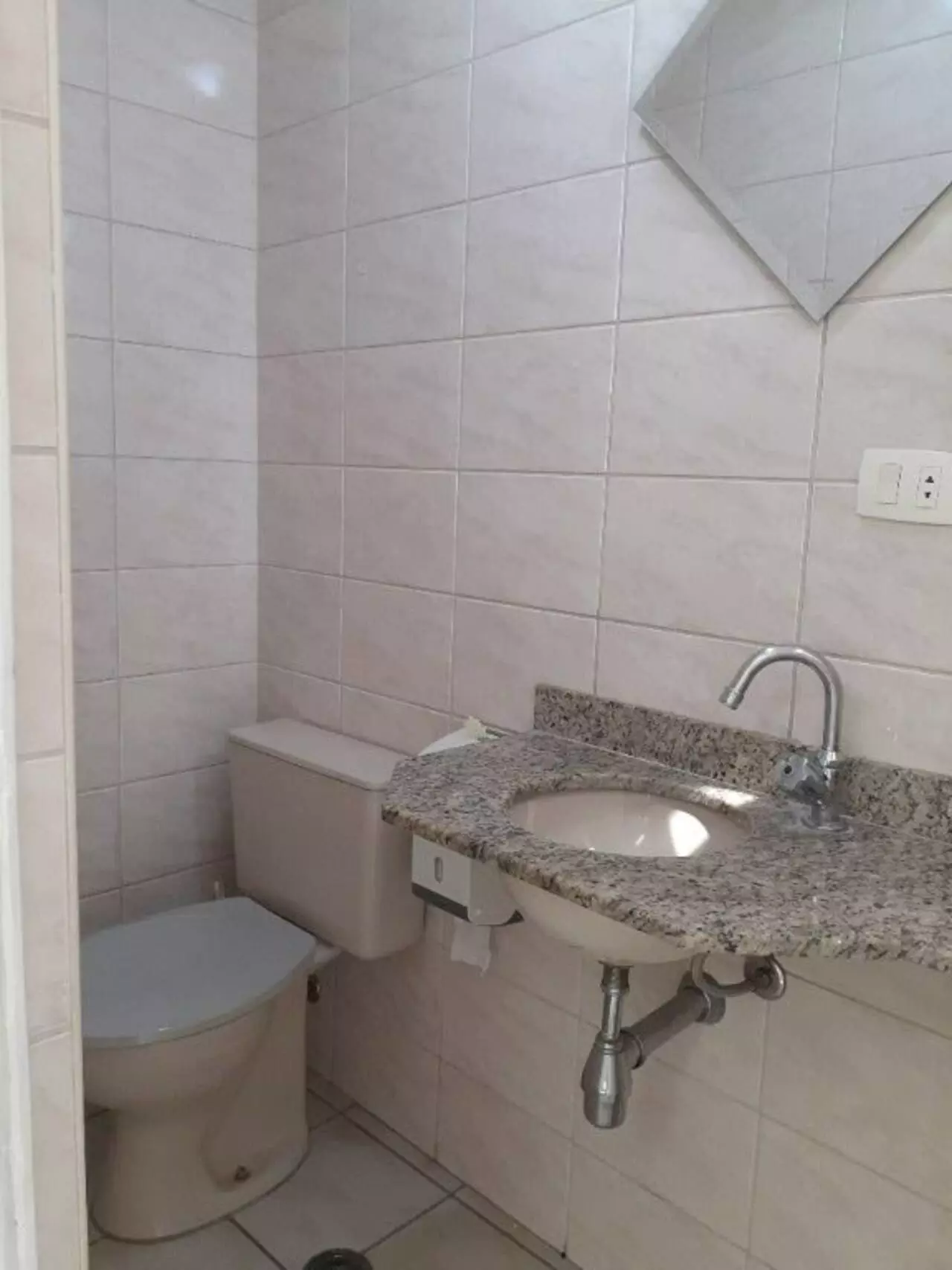 Imagem Sala Comercial à Venda ou Locação, 90 m²em Vila Olímpia - São Paulo Imagem Sala Comercial à Venda ou Locação, 90 m²em Vila Olímpia - São Paulo