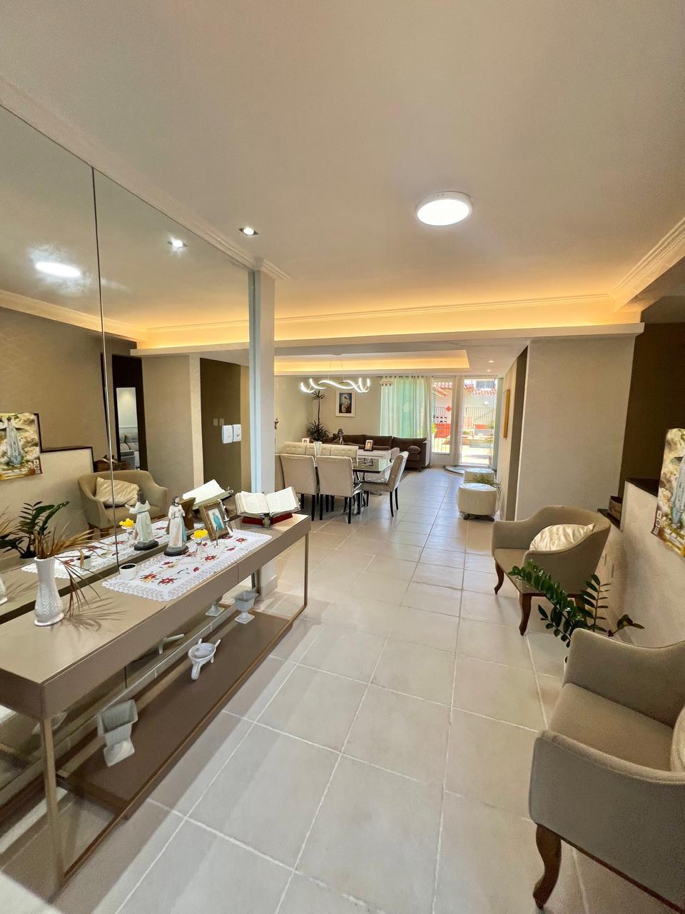 Imagem Casa com 3 Quartos à Venda, 320 m²em Curió-Utinga - Belém