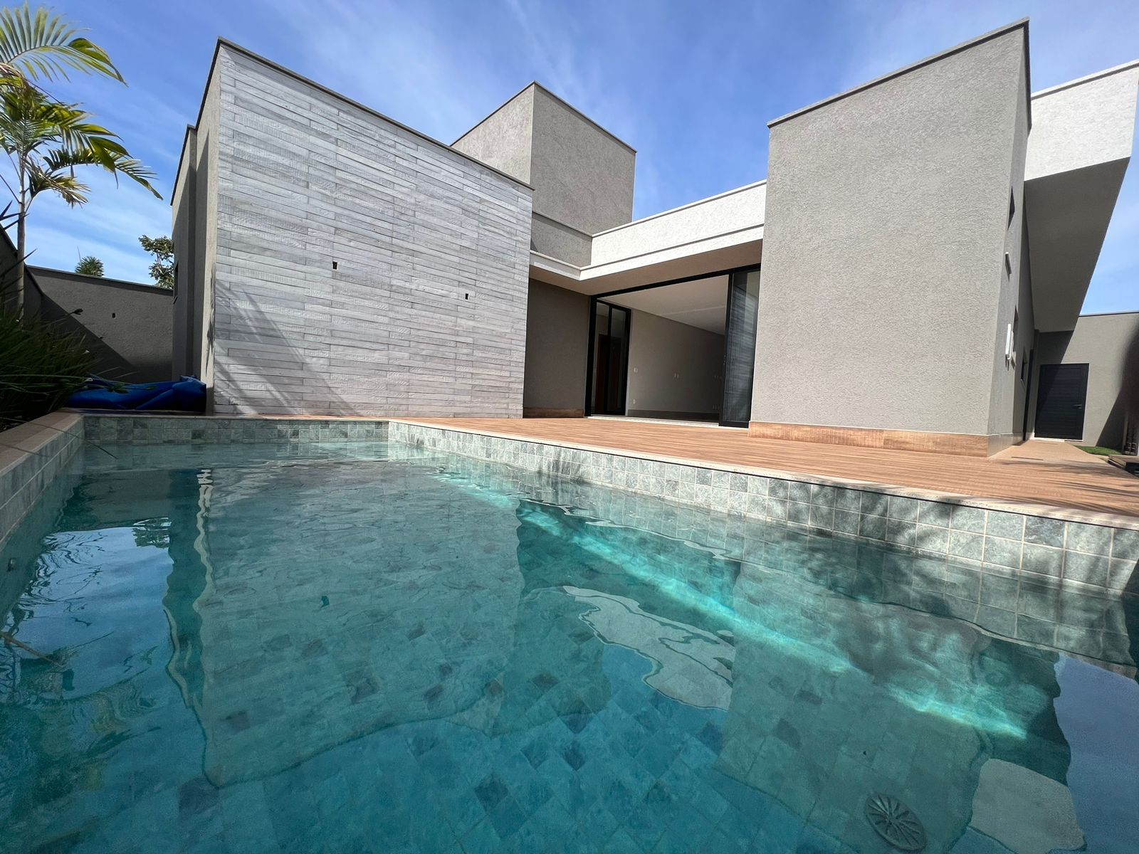 Imagem Casa de Condomínio com 4 Quartos à Venda, 253 m²em Residencial Goiânia Golfe Clube - Goiânia