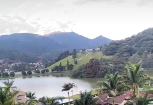 Imagem Casa de Condomínio com 4 Quartos à Venda, 351 m² em Carlos Guinle - Teresópolis