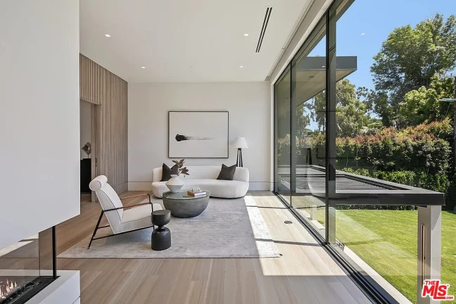 Imagem Casa de Condomínio com 7 Quartos à Venda, 982 m²em Alphaville Residencial Um - Barueri