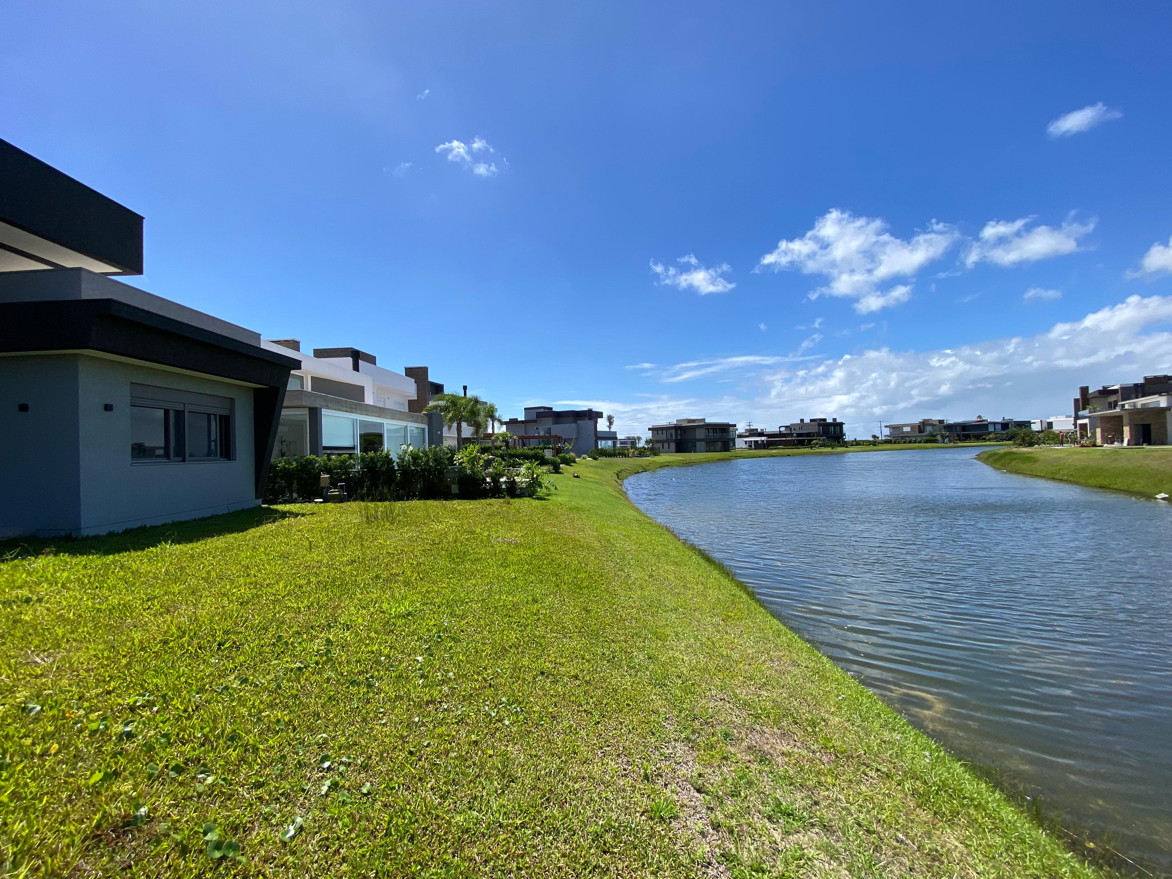 Imagem Casa de Condomínio com 4 Quartos à Venda, 220 m² em Capão Novo Costa Serena - Capão da Canoa Imagem Casa de Condomínio com 4 Quartos à Venda, 220 m² em Capão Novo Costa Serena - Capão da Canoa