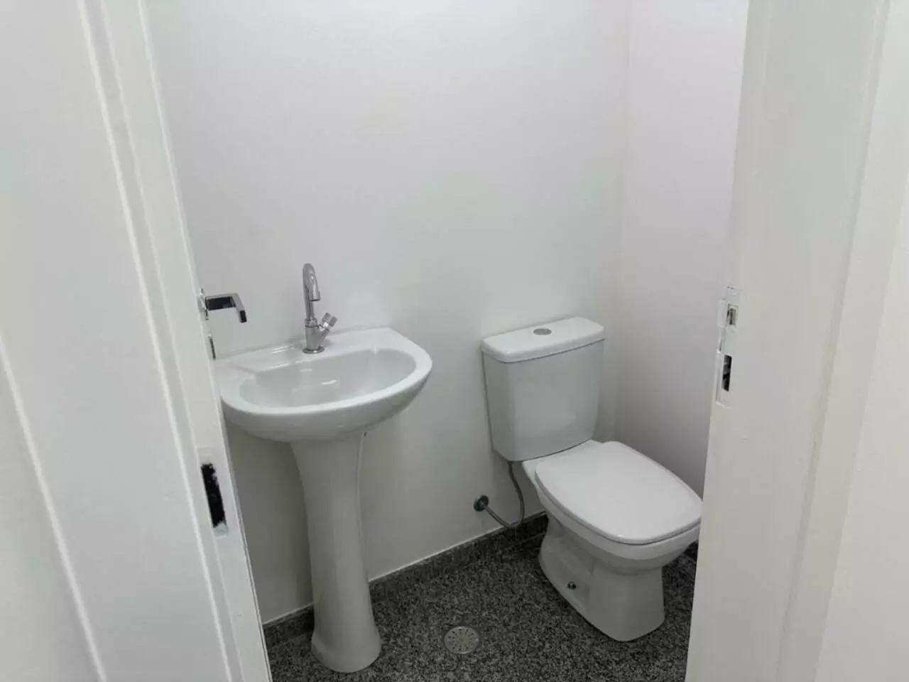 Imagem Sala Comercial à Venda ou Locação, 74 m²em Vila Olímpia - São Paulo Imagem Sala Comercial à Venda ou Locação, 74 m²em Vila Olímpia - São Paulo