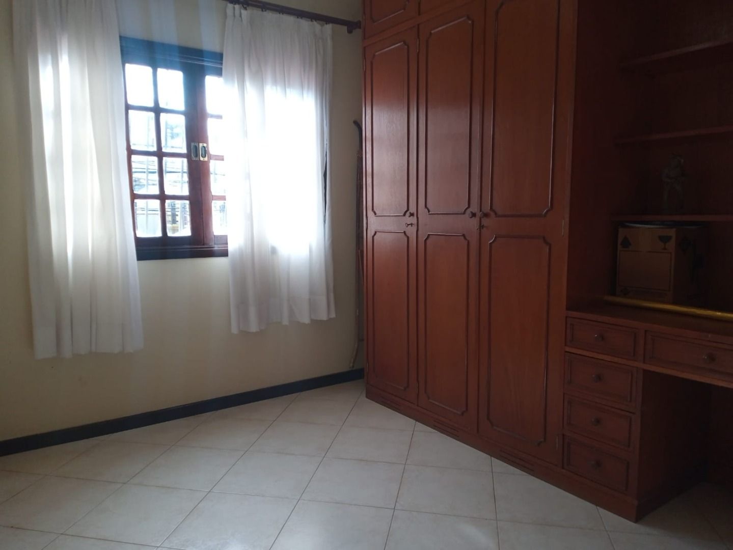 Imagem Casa com 3 Quartos à Venda, 360 m²em Piratininga - Niterói