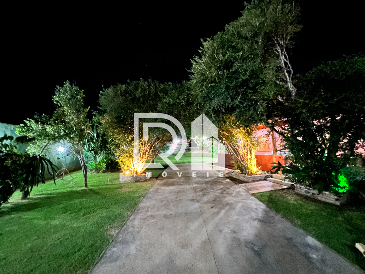 Imagem Casa com 3 Quartos à Venda, 400 m² em OLHOS D'ÁGUA - Alexânia Imagem Casa com 3 Quartos à Venda, 400 m² em OLHOS D'ÁGUA - Alexânia