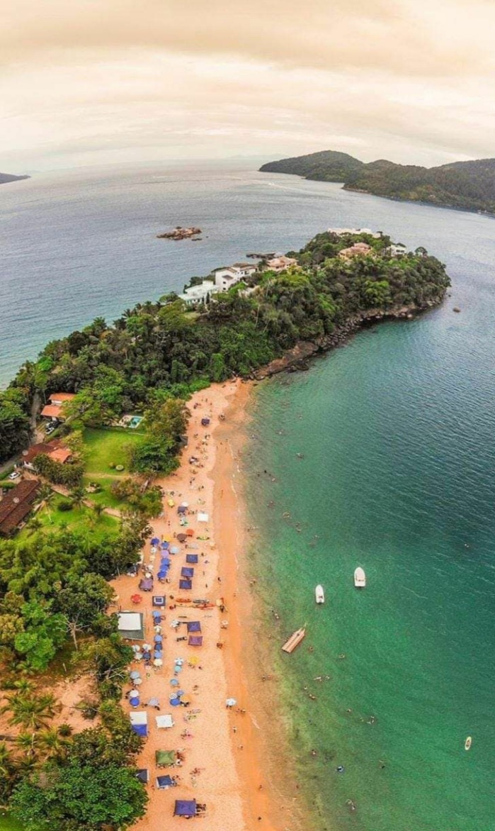 Imagem Casa de Condomínio com 9 Quartos à Venda, 212 m²em Enseada - Ubatuba