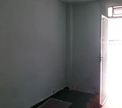 Imagem Kitnet com 1 Quarto para Alugar, 25 m² em Cascadura - Rio de Janeiro