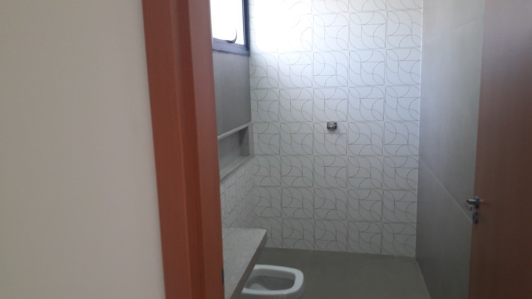 Imagem Casa com 3 Quartos à Venda,  em Aclimação - Uberlândia