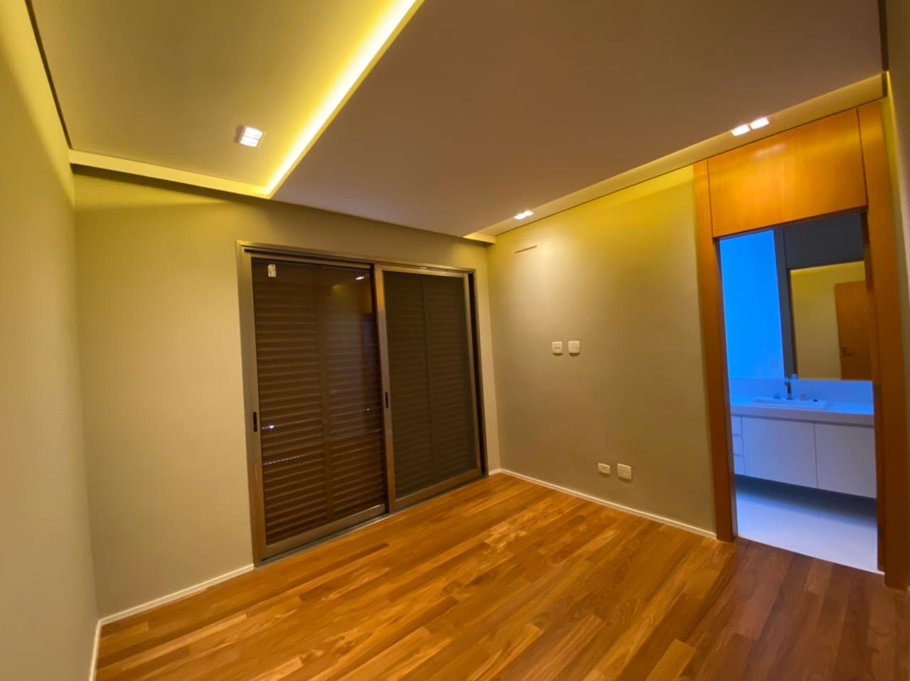 Imagem Casa de Condomínio com 4 Quartos à Venda, 575 m²em Centro Comercial Jubran - Barueri
