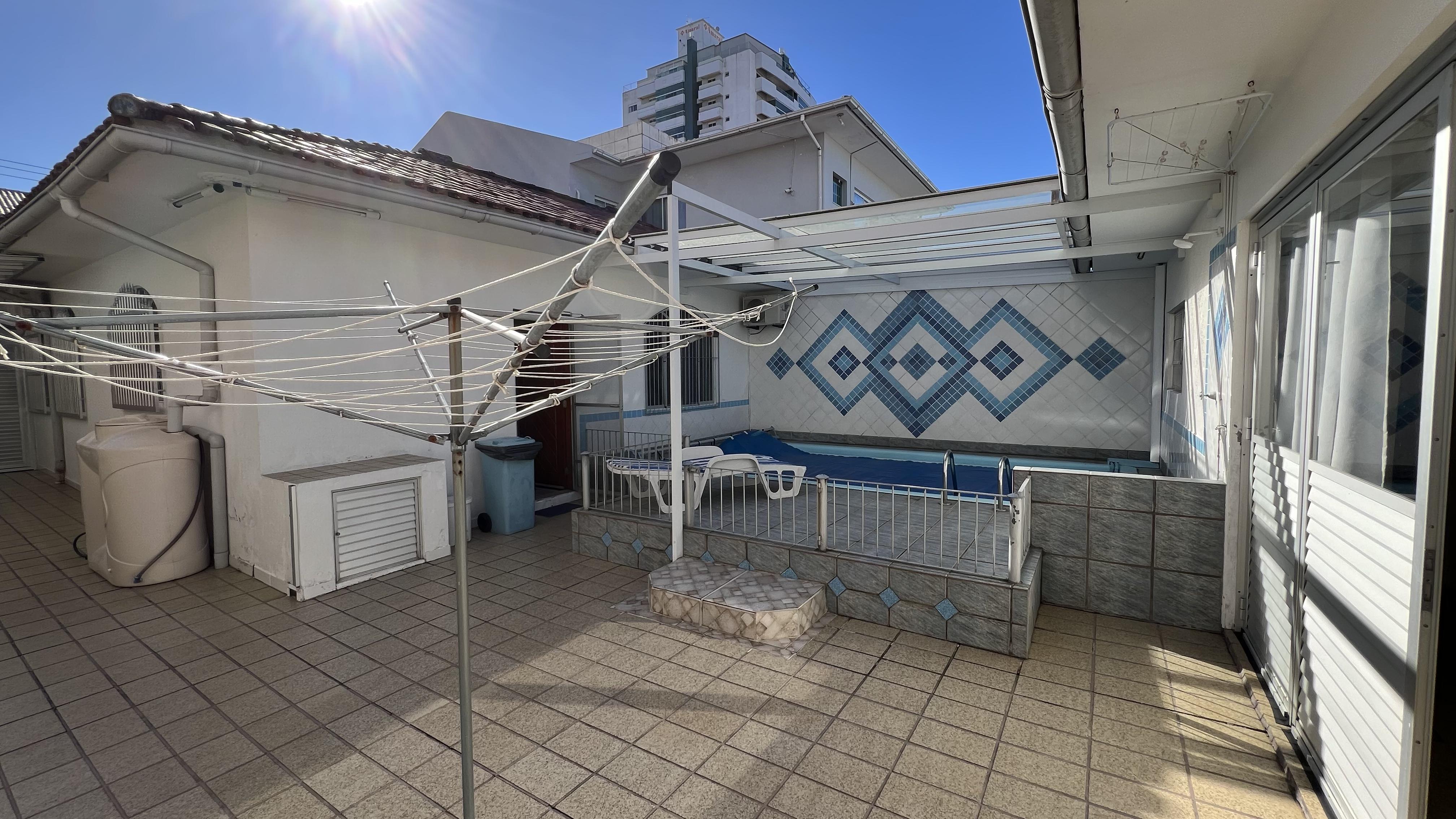 Imagem Casa com 3 Quartos à Venda, 166 m²em Barreiros - São José