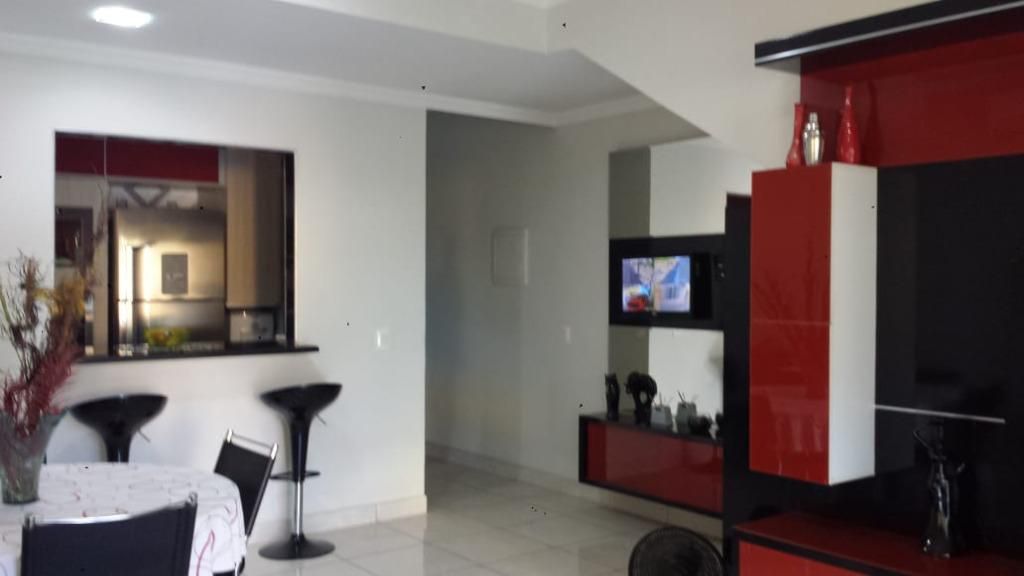 Imagem Sobrado com 5 Quartos à Venda, 252 m²em Manuel Dias Branco - Fortaleza