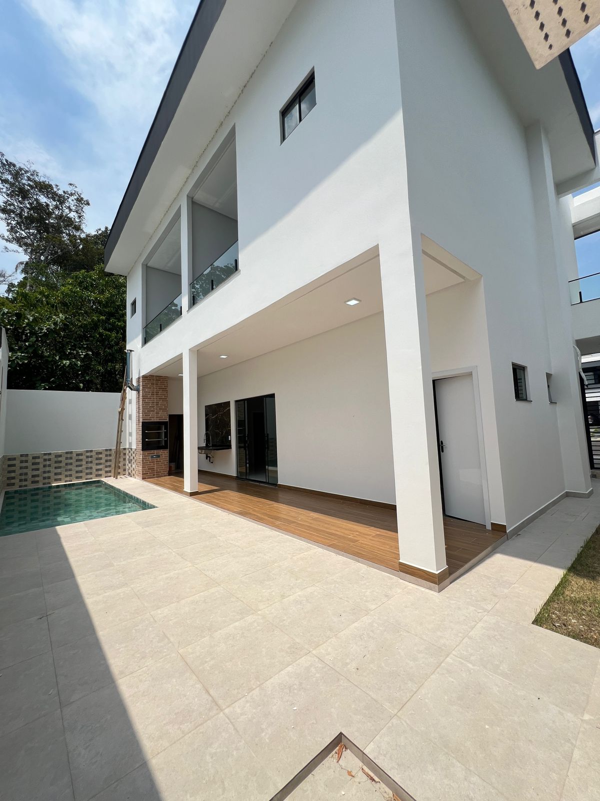 Imagem Casa de Condomínio com 4 Quartos à Venda, 368 m²em Ponta Negra - Manaus