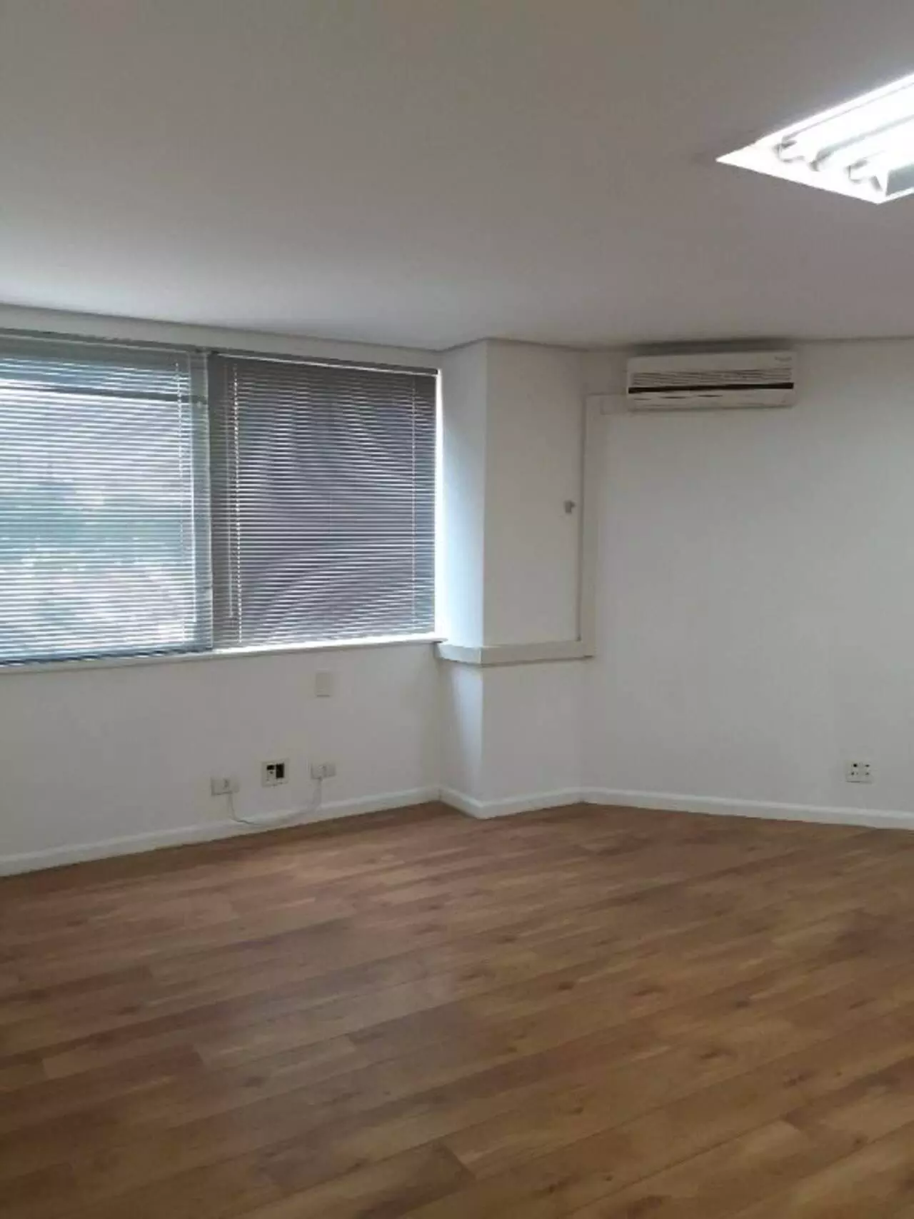 Imagem Sala Comercial à Venda ou Locação, 204 m²em Cidade Monções - São Paulo Imagem Sala Comercial à Venda ou Locação, 204 m²em Cidade Monções - São Paulo