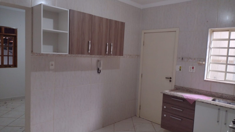 Imagem Sobrado com 3 Quartos para Alugar, 140 m²em Jardim das Laranjeiras - Limeira Imagem Sobrado com 3 Quartos para Alugar, 140 m²em Jardim das Laranjeiras - Limeira