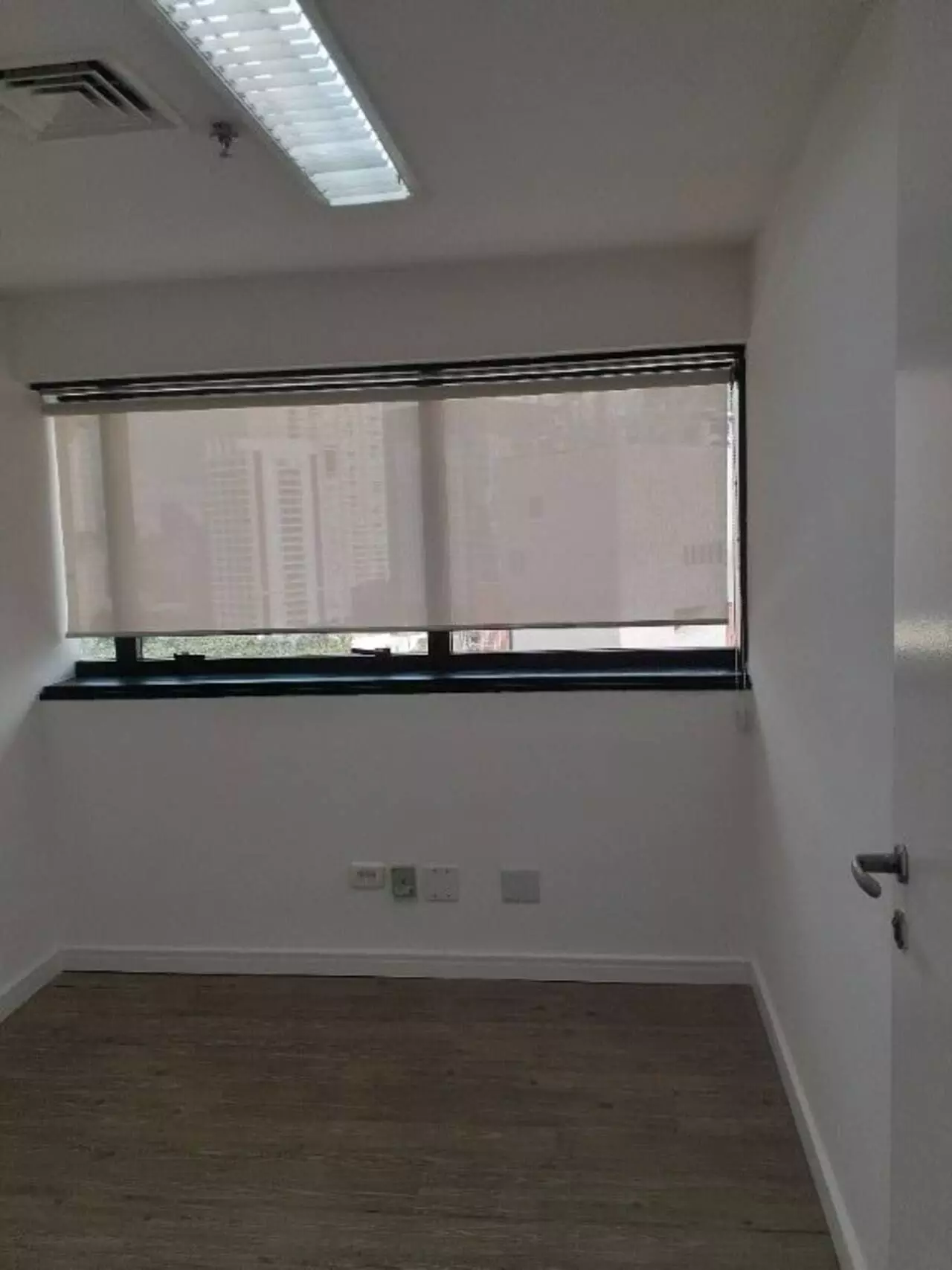 Imagem Sala Comercial à Venda ou Locação, 90 m²em Vila Olímpia - São Paulo Imagem Sala Comercial à Venda ou Locação, 90 m²em Vila Olímpia - São Paulo