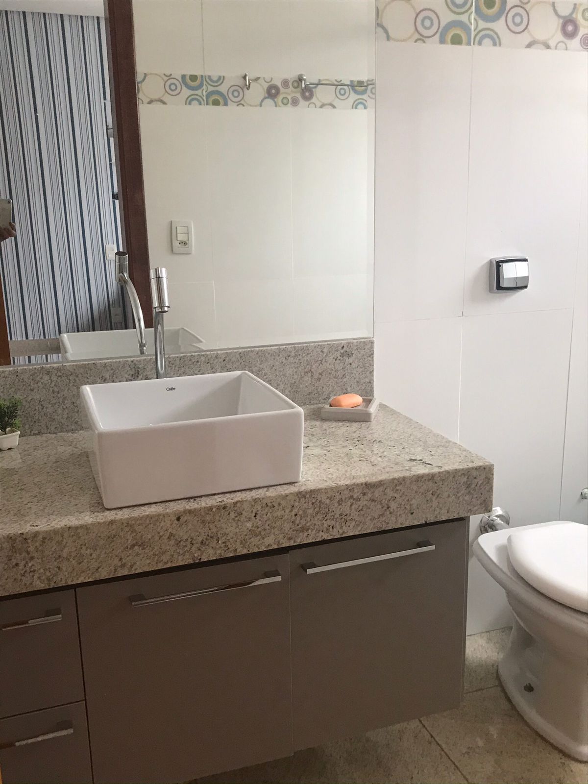 Imagem Sobrado com 5 Quartos à Venda, 418 m²em Condomínio do Lago 1ª Etapa - Goiânia