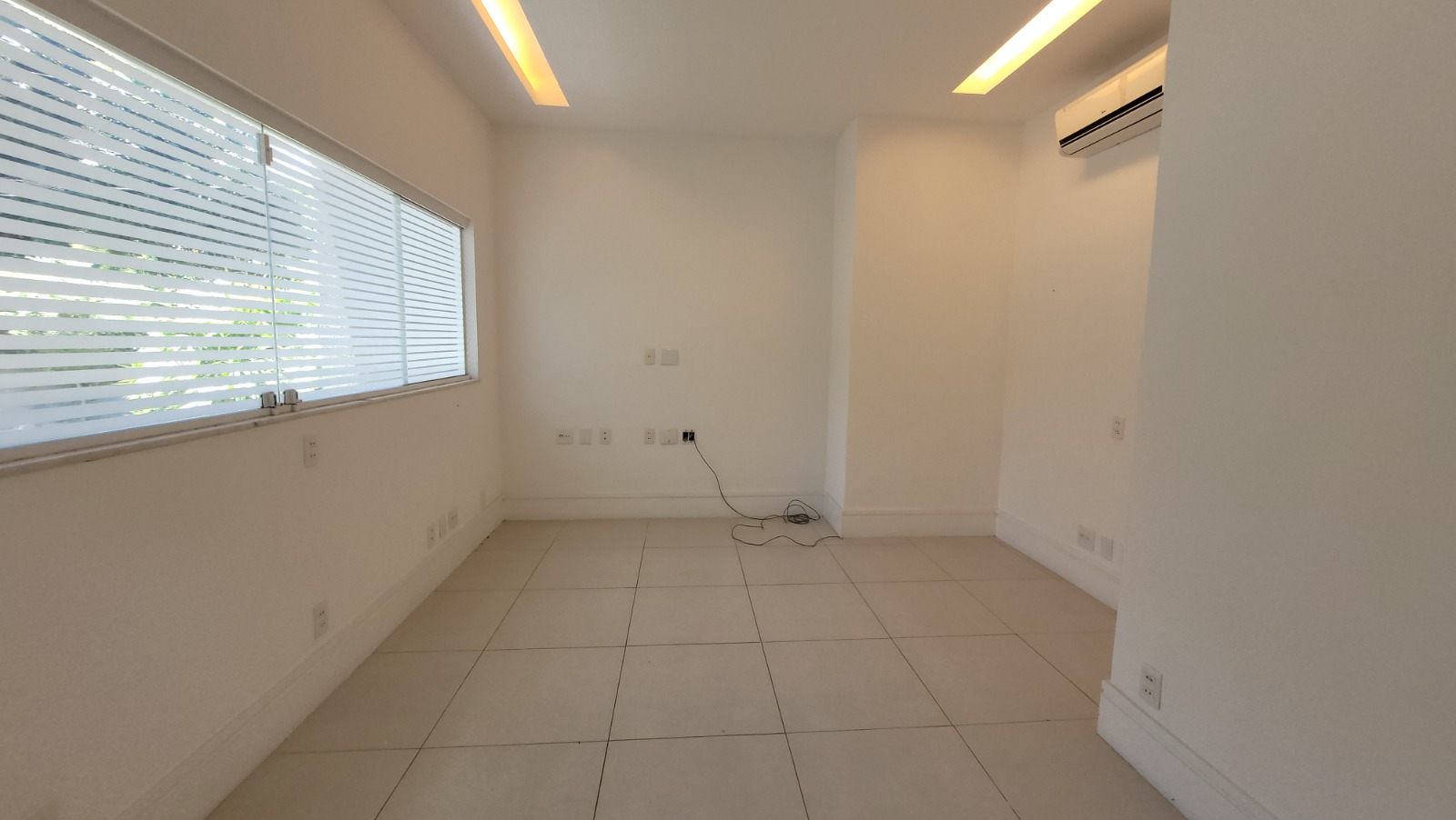 Imagem Casa de Condomínio com 3 Quartos à Venda, 340 m²em Sapê - Niterói