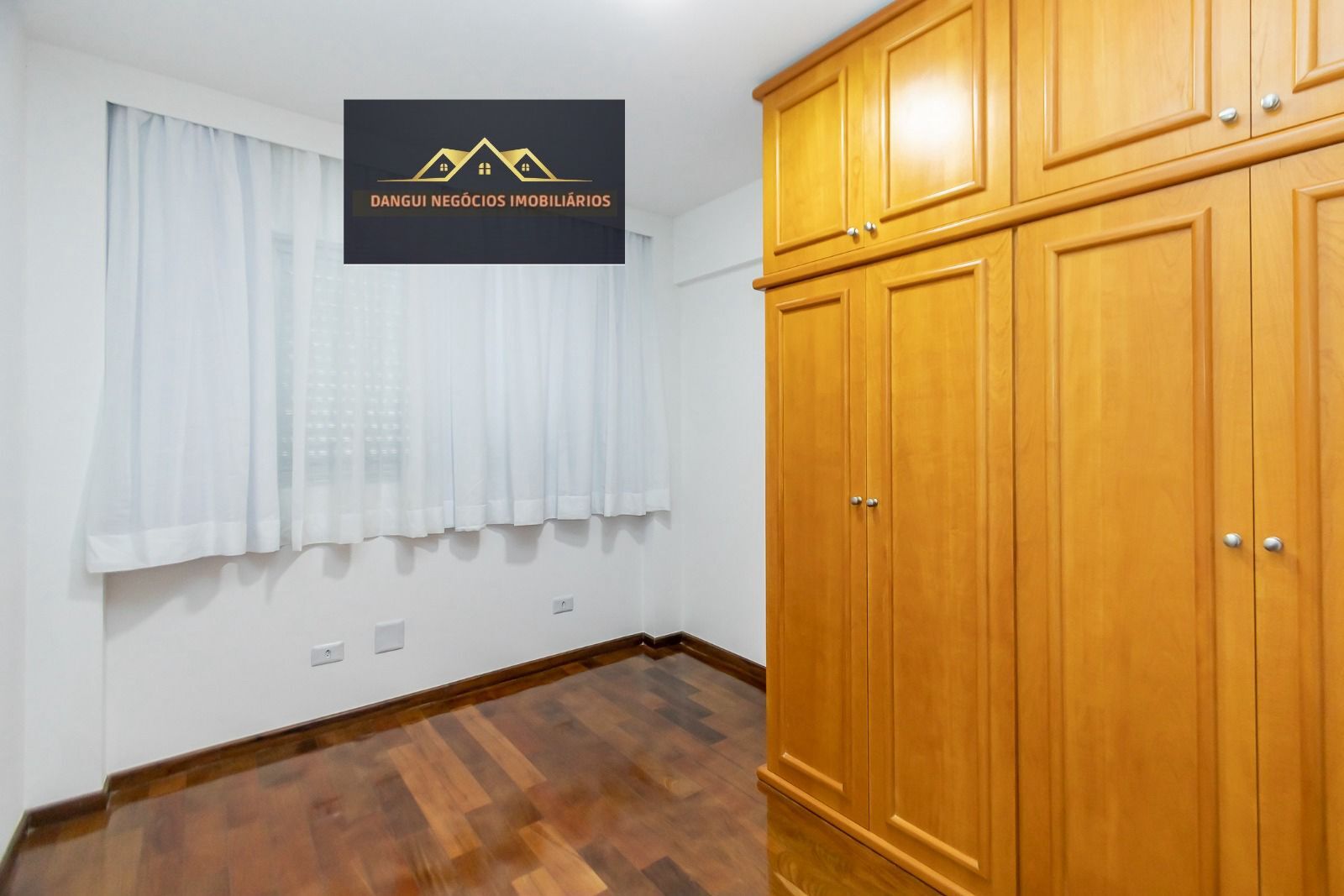 Imagem Apartamento com 3 Quartos à Venda, 91 m²em Bacacheri - Curitiba