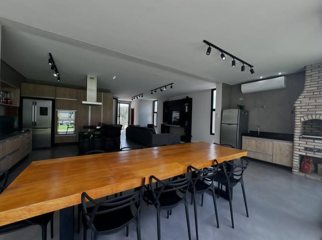 Imagem Casa de Condomínio com 3 Quartos à Venda, 208 m² em Cézar de Souza - Mogi das Cruzes