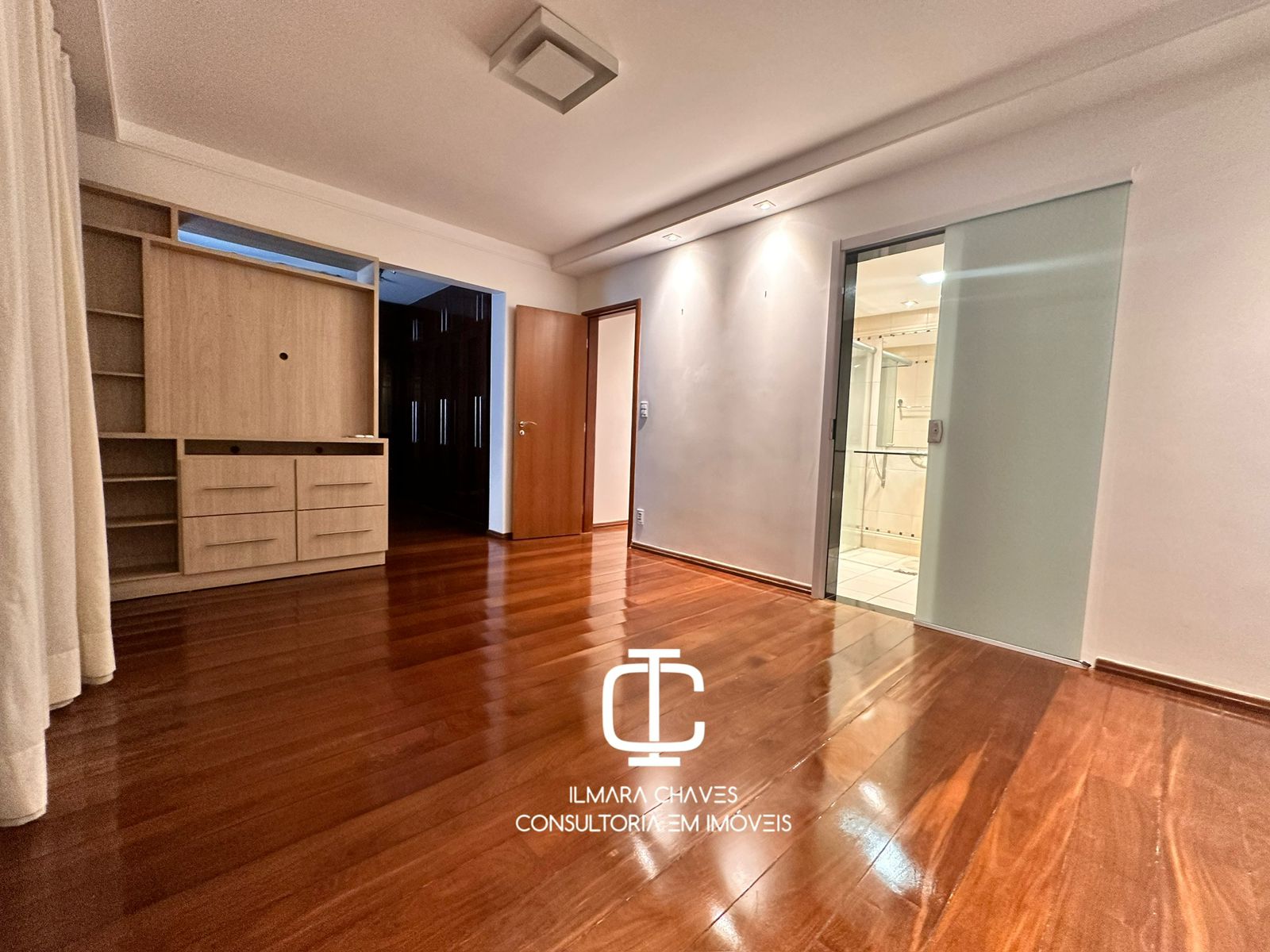 Imagem Apartamento com 3 Quartos à Venda, 178 m²em Setor Oeste - Goiânia